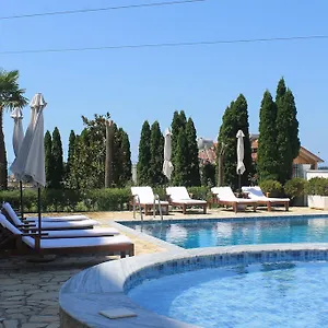 Hotel Aleksandrus Jardin
